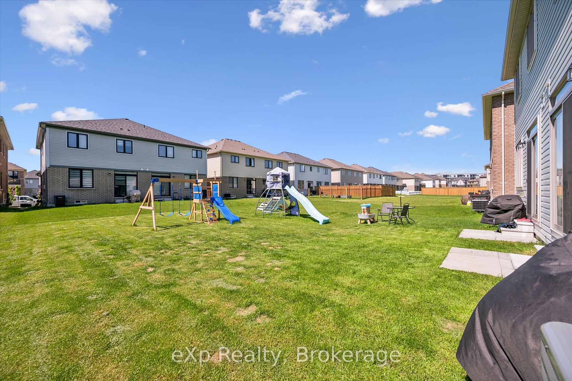 Photo 33 of 16 Povey Road, Centre Wellington, Fergus — HOMEH