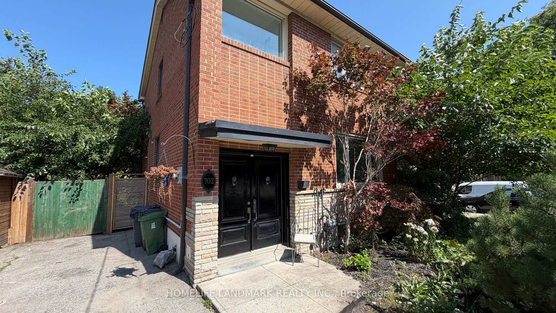 Photo 2 of 702 Sheppard Ave E, North York, Bayview Village — HOMEH