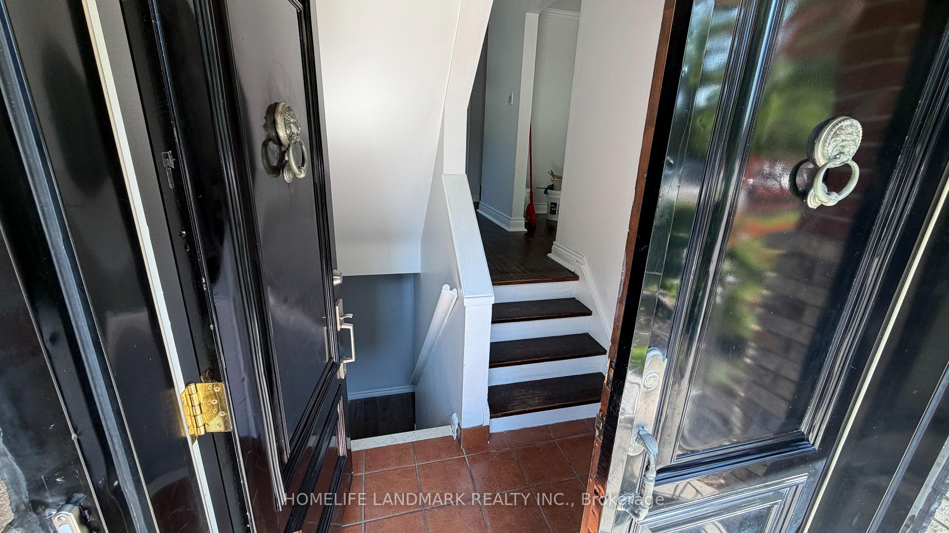 Photo 4 of 702 Sheppard Ave E, North York, Bayview Village — HOMEH