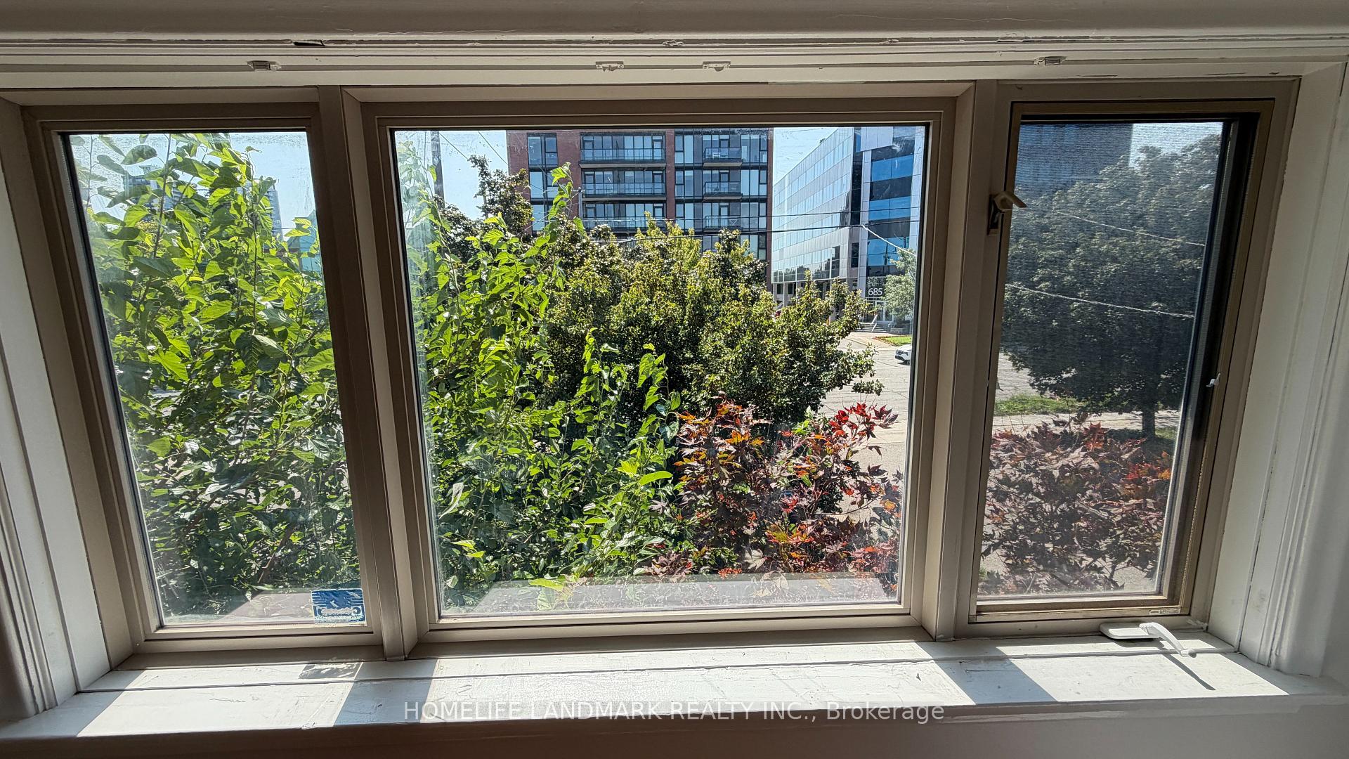 Photo 23 of 702 Sheppard Ave E, North York, Bayview Village — HOMEH