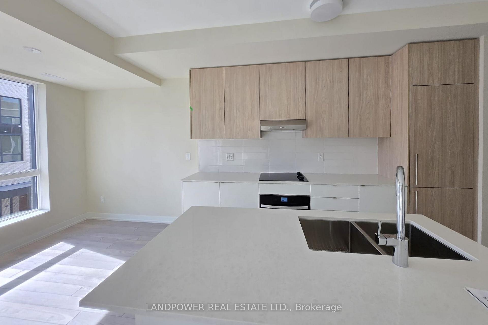 Photo 5 of Unit 308, 2 Red Squirrel Lane, Richmond Hill, Rural Richmond Hill — HOMEH