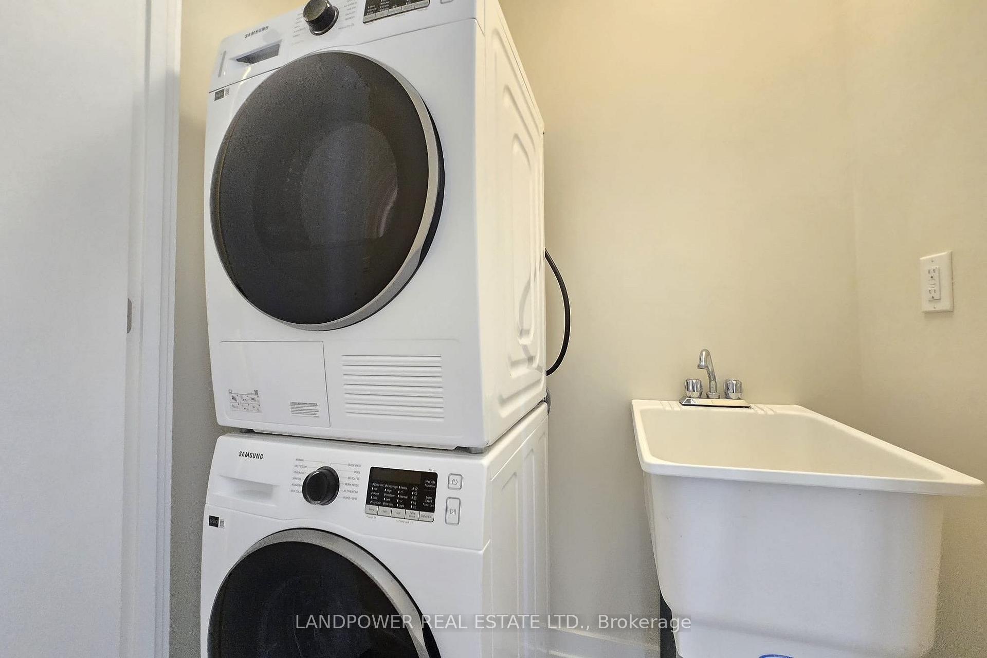 Photo 17 of Unit 308, 2 Red Squirrel Lane, Richmond Hill, Rural Richmond Hill — HOMEH