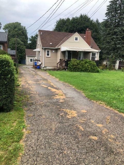 Front of 1790 Parkhurst Avenue