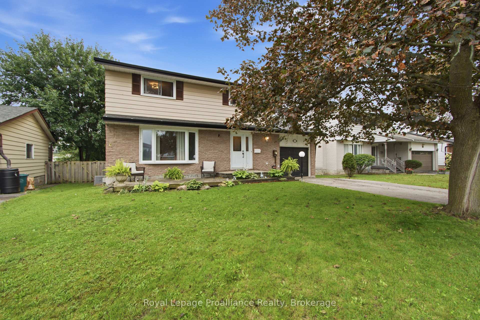 Photo 3 of 12 O'Neil Crescent, Quinte West, Trenton Ward — HOMEH