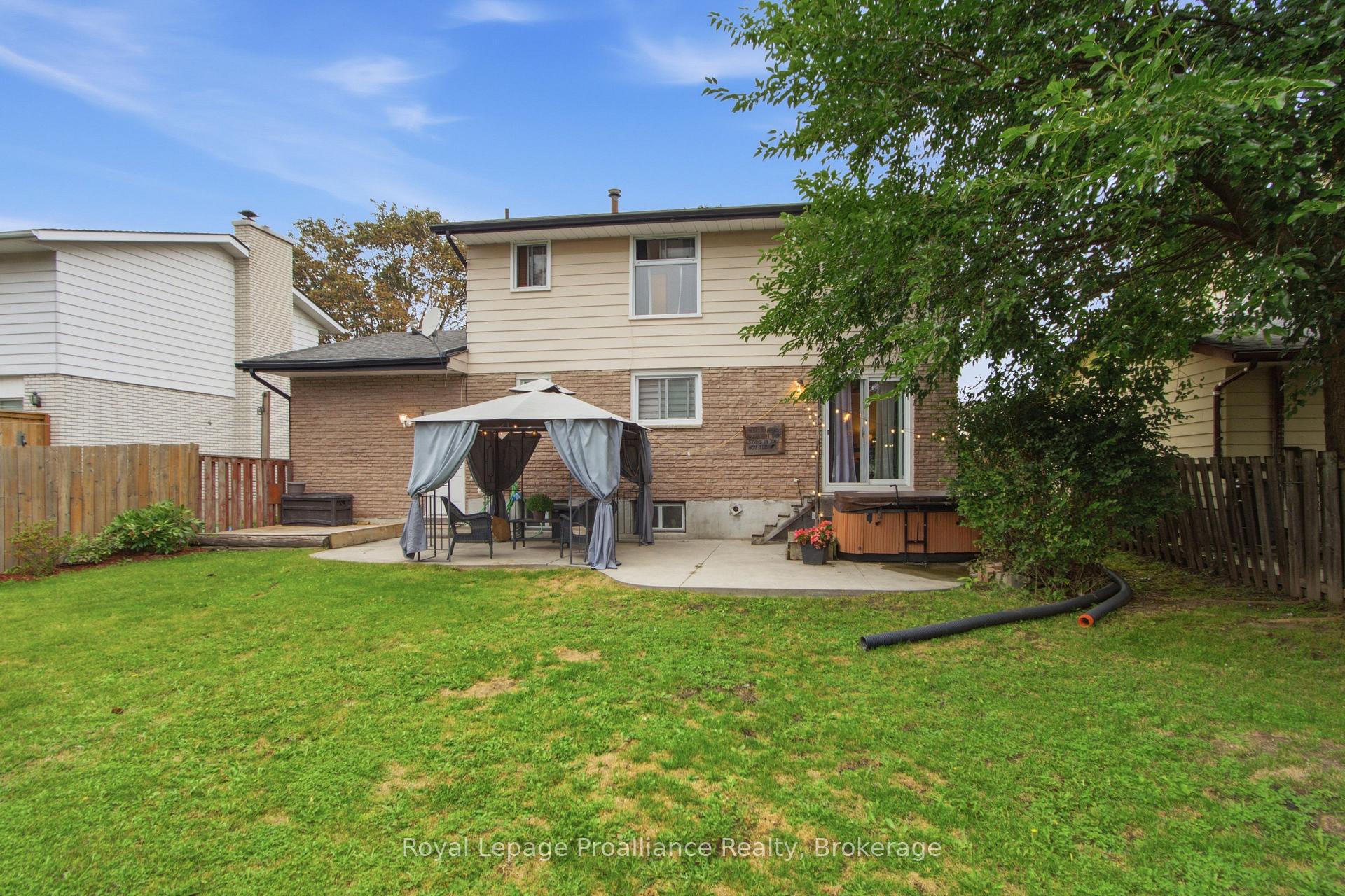 Photo 7 of 12 O'Neil Crescent, Quinte West, Trenton Ward — HOMEH