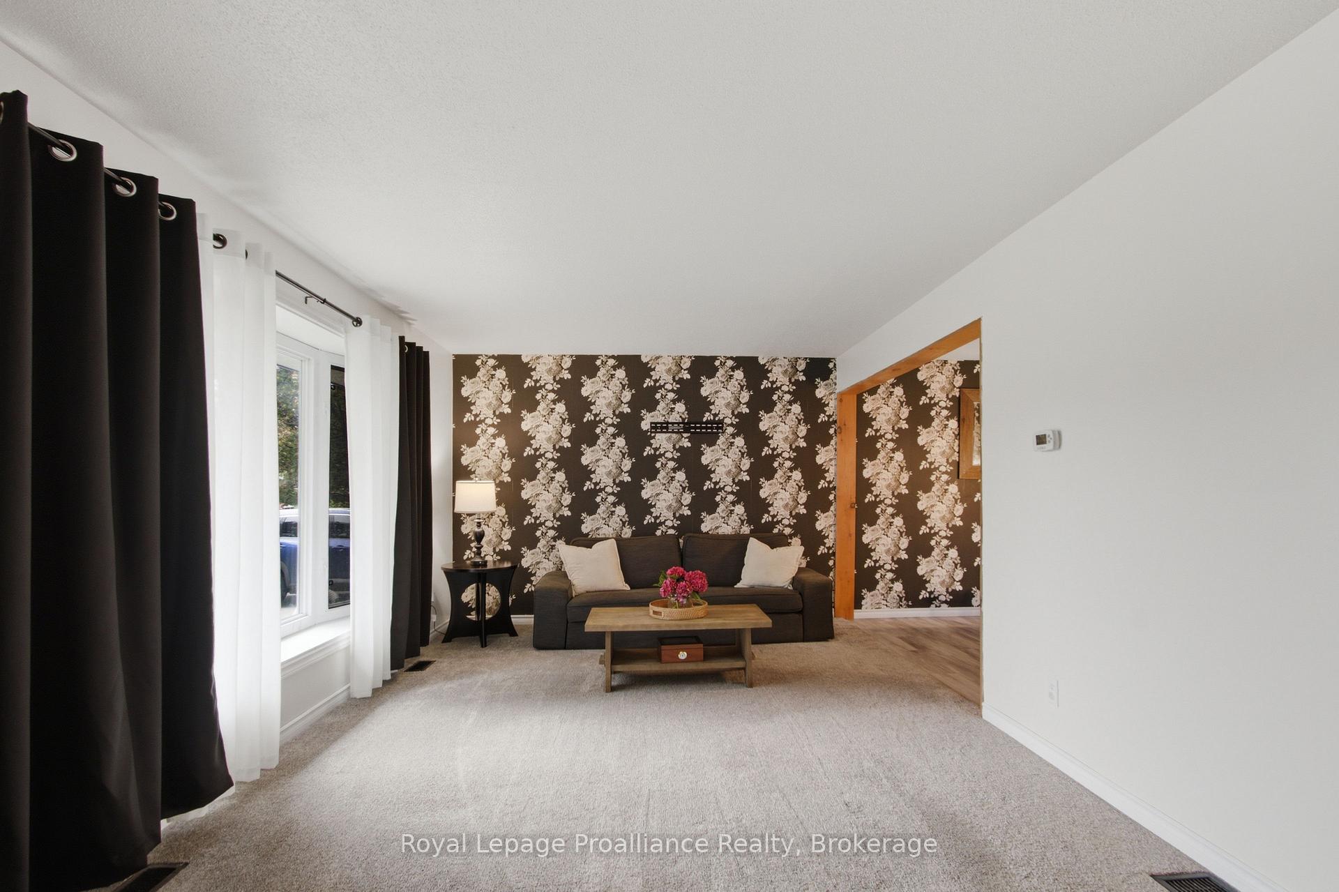 Photo 11 of 12 O'Neil Crescent, Quinte West, Trenton Ward — HOMEH