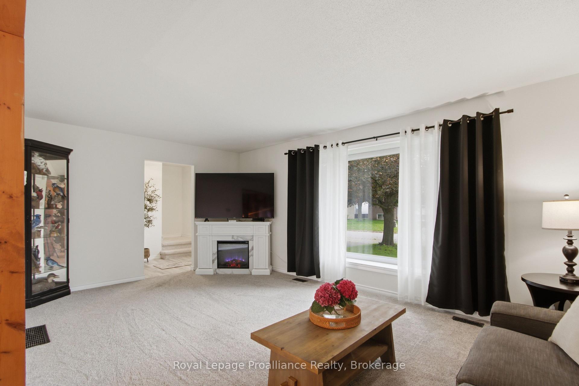 Photo 13 of 12 O'Neil Crescent, Quinte West, Trenton Ward — HOMEH