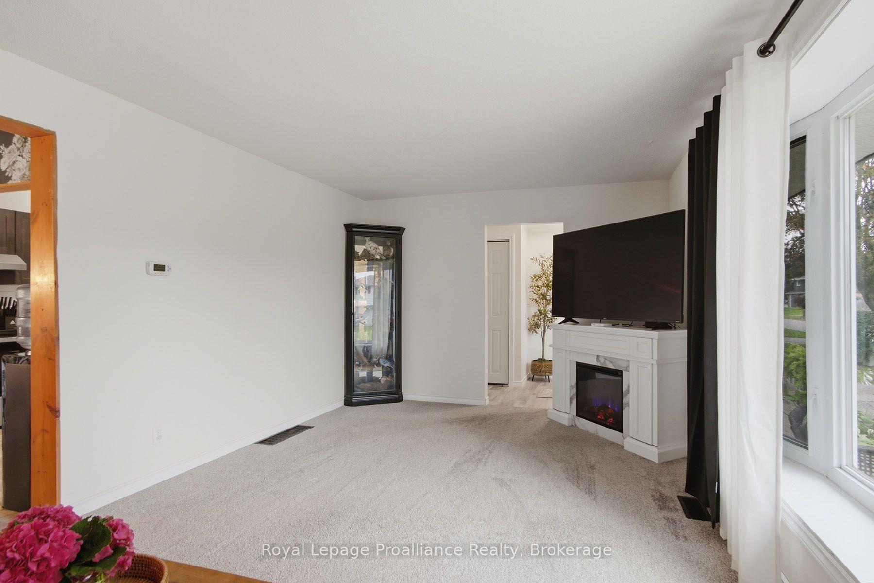 Photo 14 of 12 O'Neil Crescent, Quinte West, Trenton Ward — HOMEH