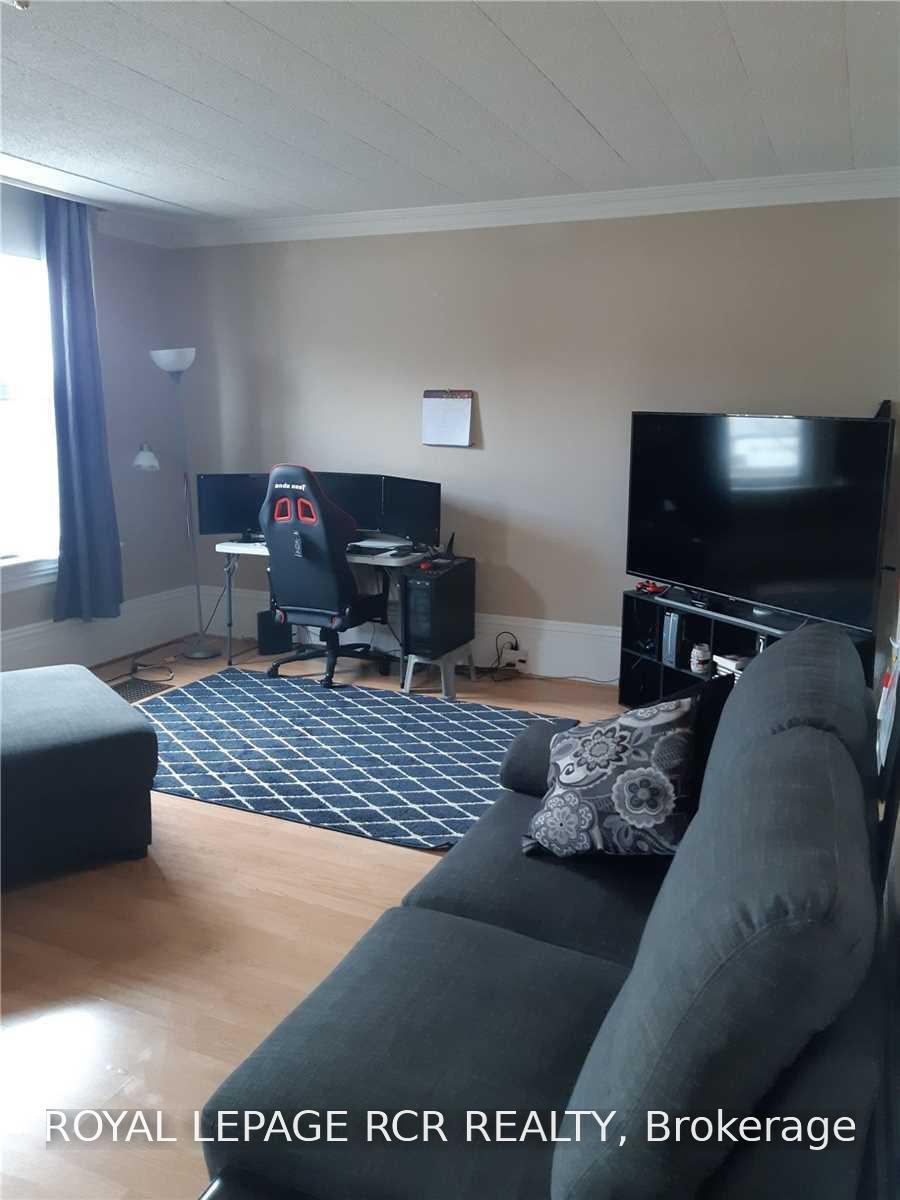 Photo 3 of Unit A, 50 Queen Street, Caledon, Bolton West — HOMEH