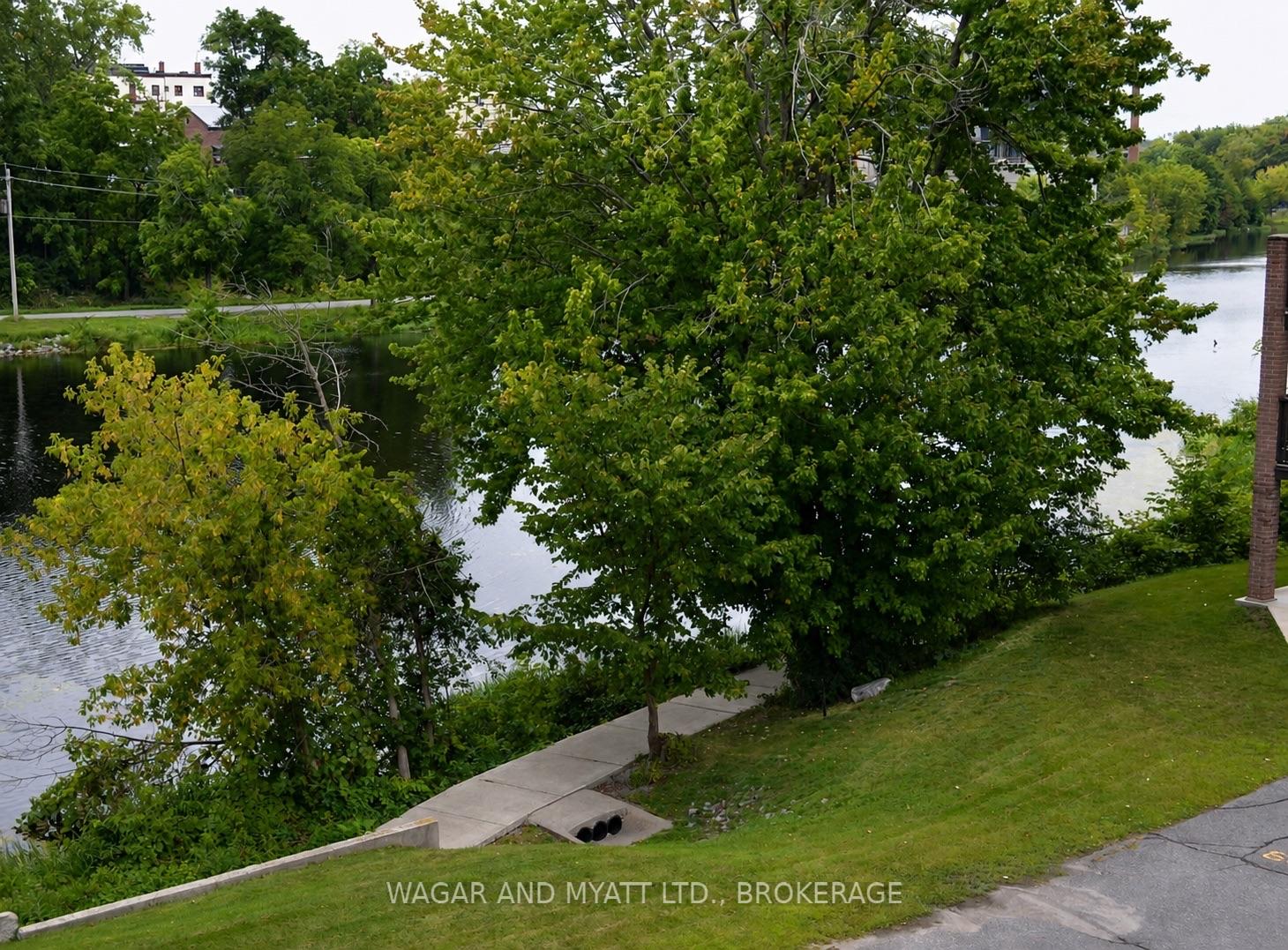Photo 7 of Unit 305, 9 Centre Street S, Greater Napanee, Greater Napanee — HOMEH