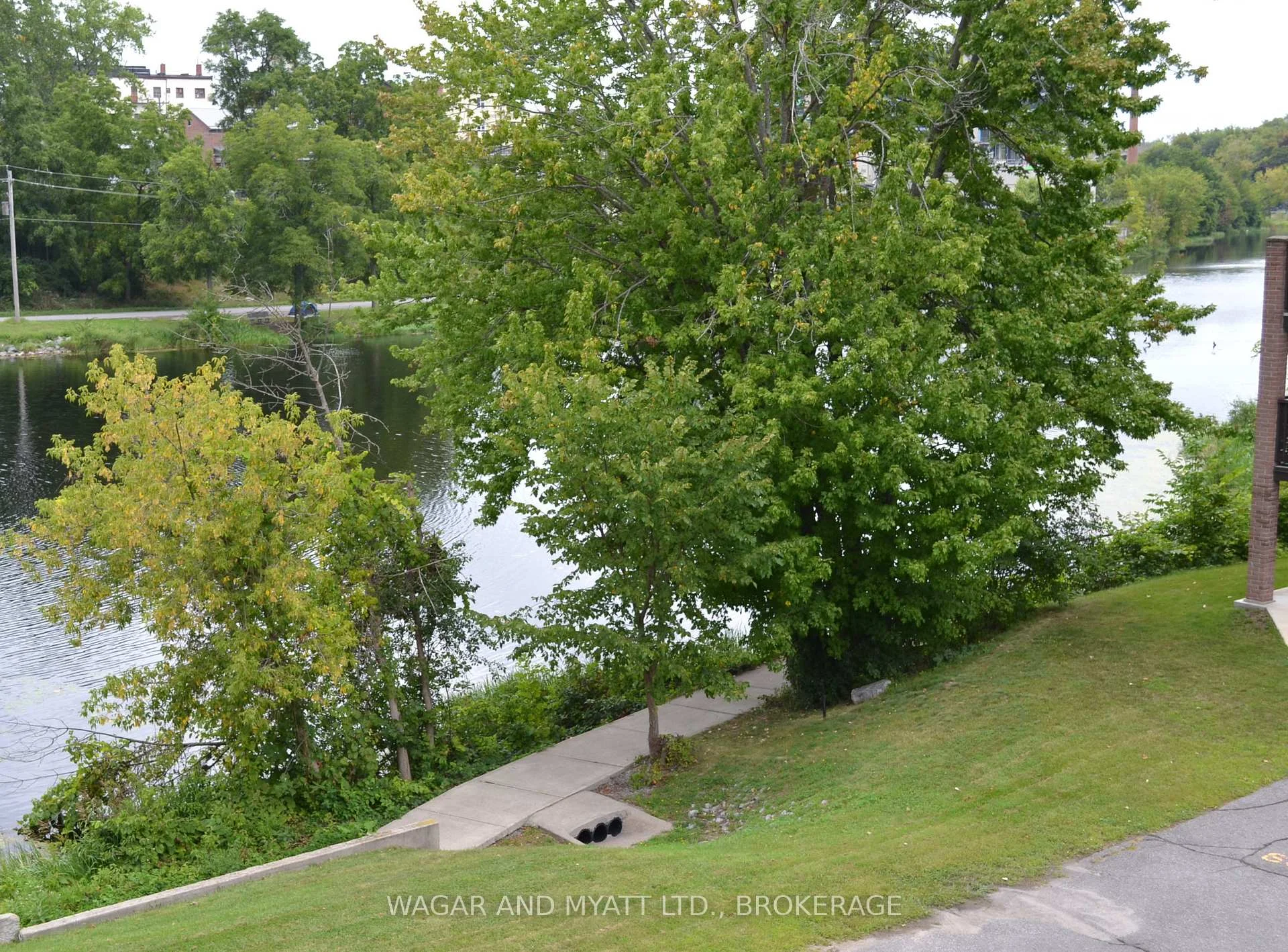 Photo 4 of Unit 305, 9 Centre Street S, Greater Napanee, Greater Napanee — HOMEH