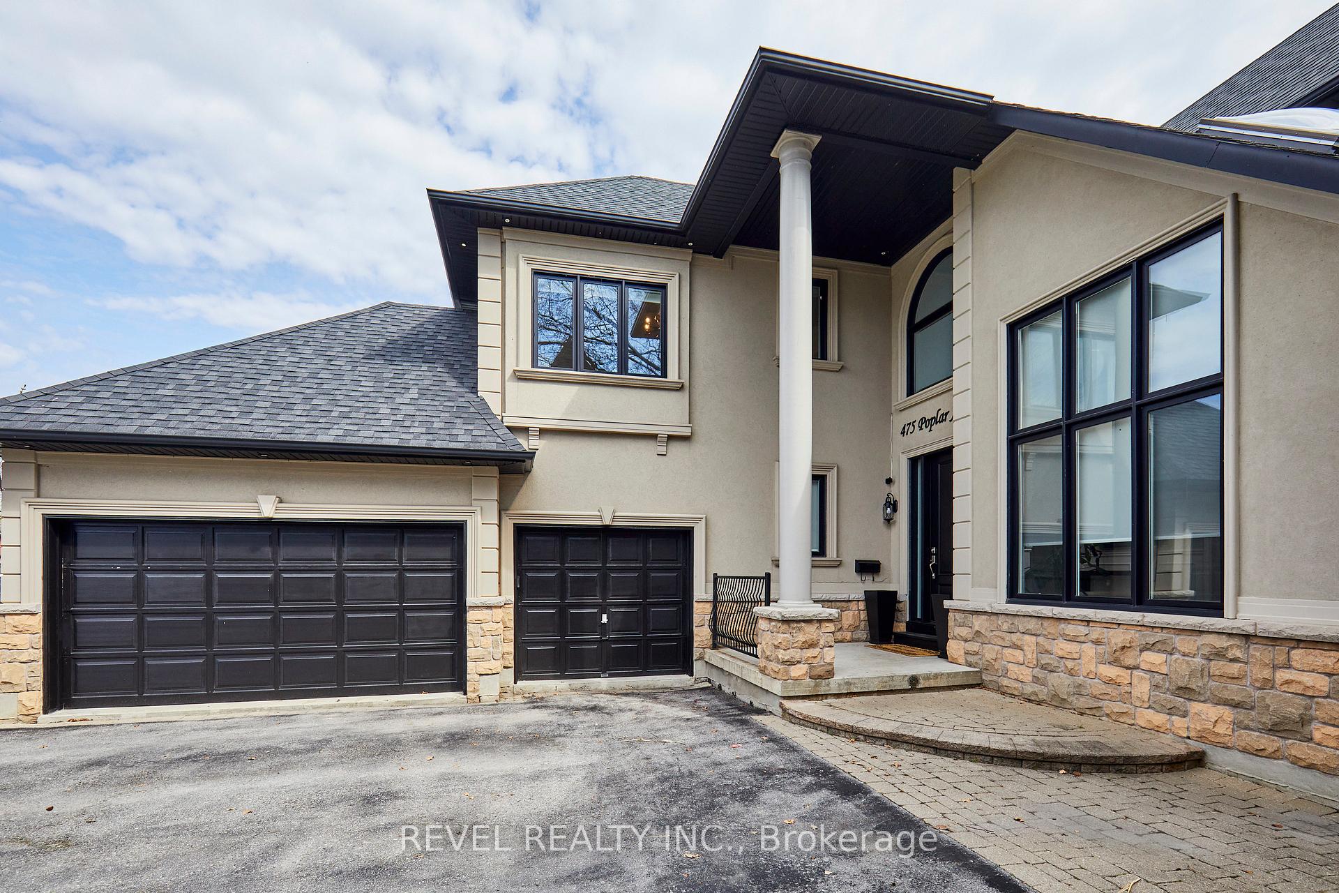 Front of 475 Poplar Avenue