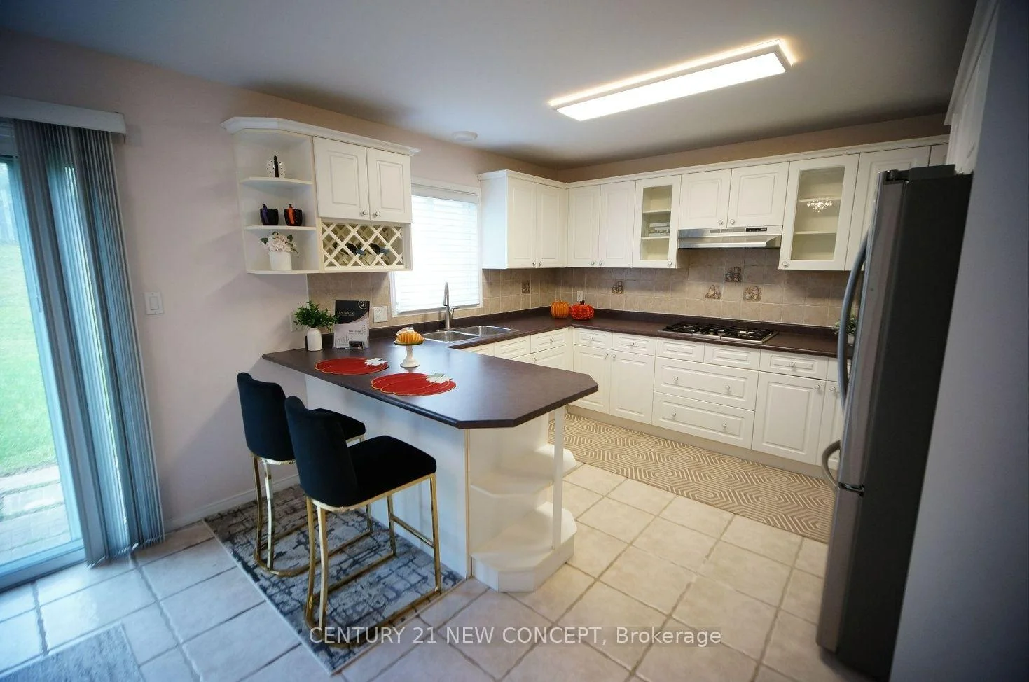 Photo 10 of 70 Cabriolet Crescent, Hamilton, Meadowlands — HOMEH