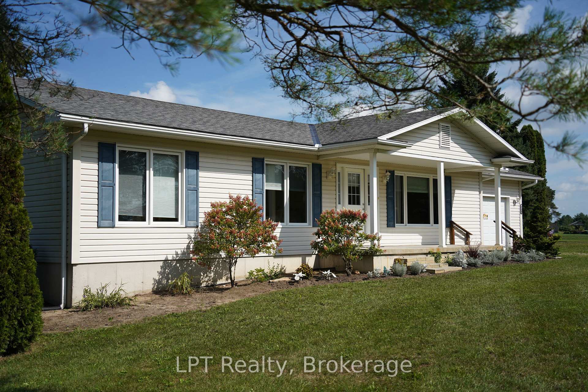 Photo of 5194 Bruce Road 3
