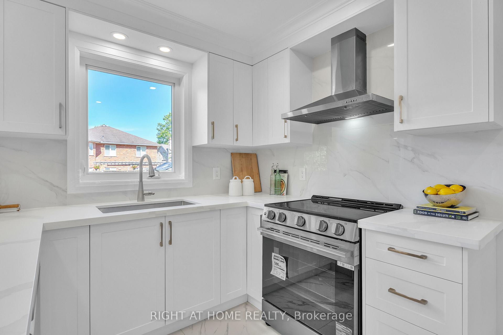 Photo 14 of 26 Grasmere Crescent, London, North A — HOMEH