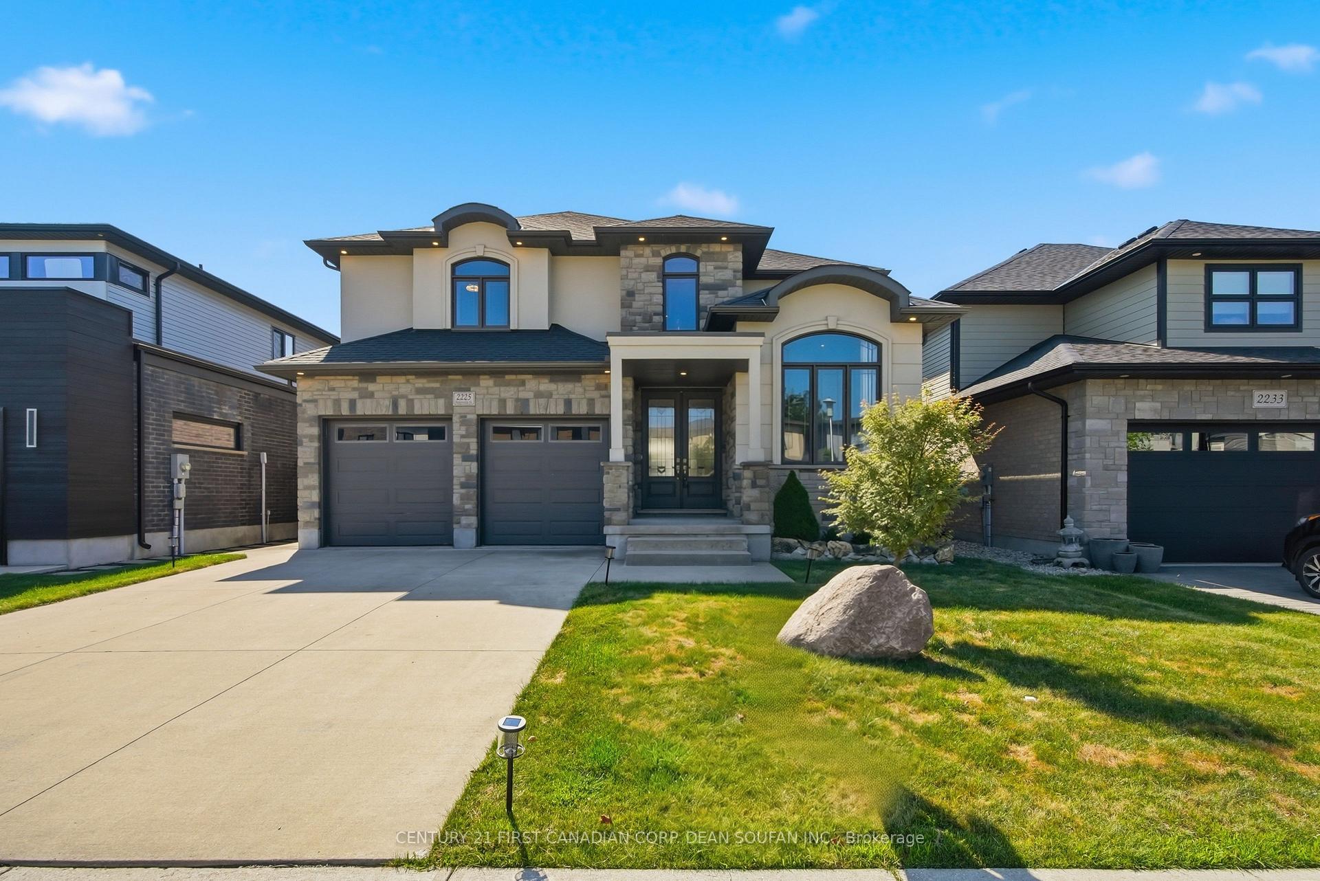 Photo 1 of 2225 Bakervilla Street, London, South V — HOMEH