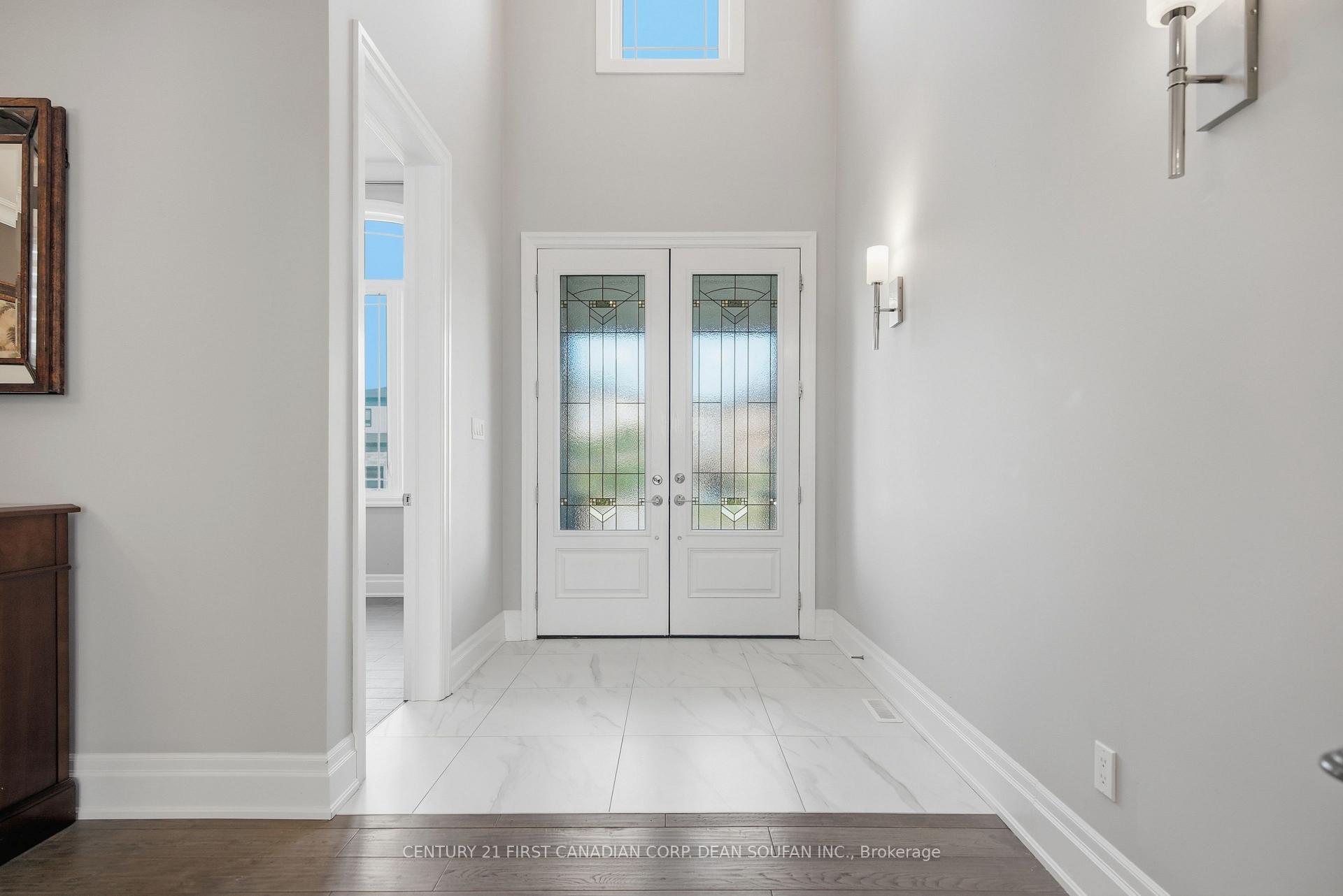 Photo 5 of 2225 Bakervilla Street, London, South V — HOMEH