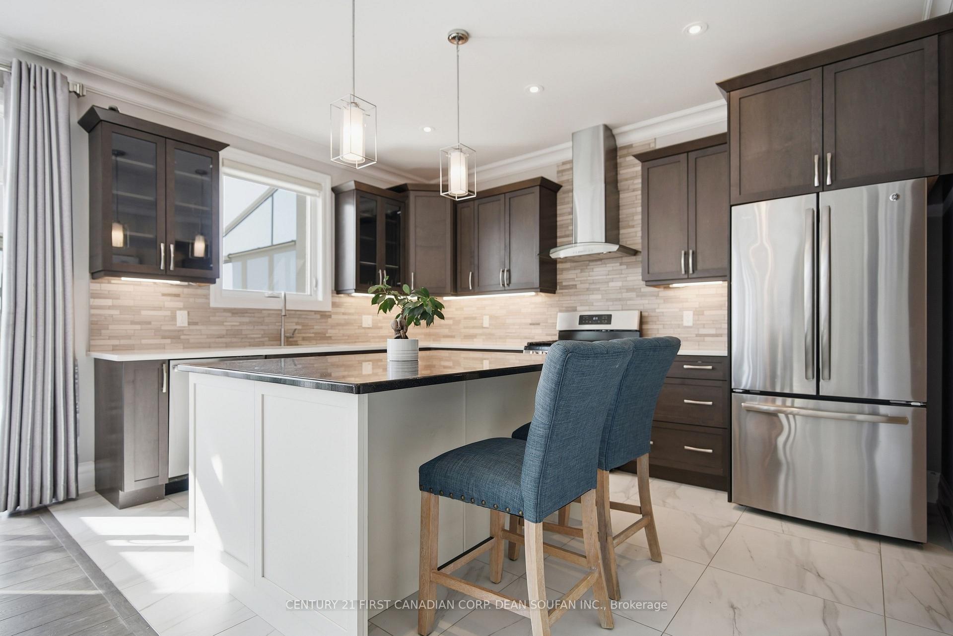 Photo 9 of 2225 Bakervilla Street, London, South V — HOMEH