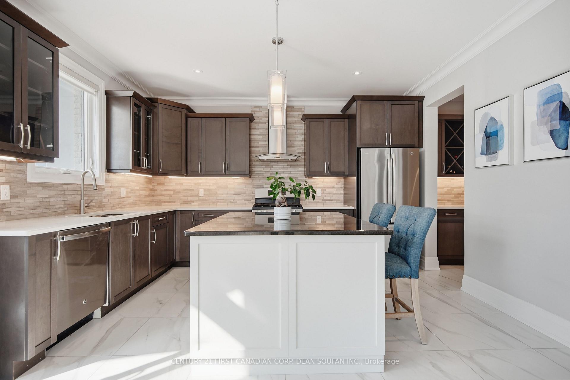 Photo 10 of 2225 Bakervilla Street, London, South V — HOMEH