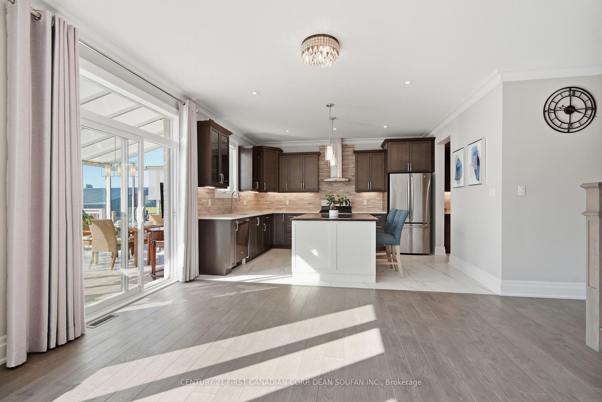Photo 16 of 2225 Bakervilla Street, London, South V — HOMEH