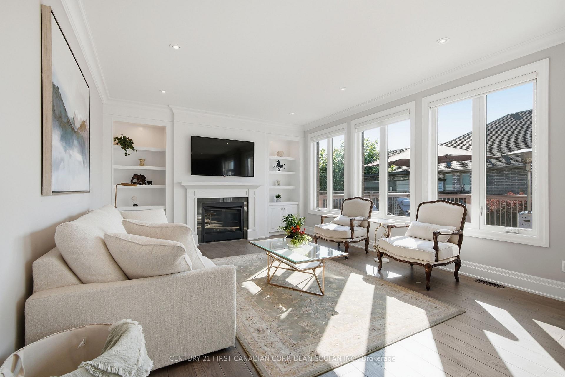 Photo 17 of 2225 Bakervilla Street, London, South V — HOMEH