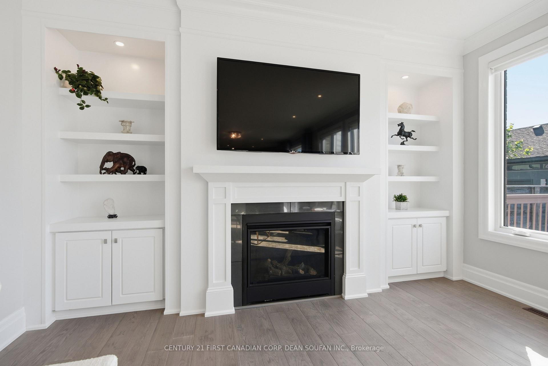 Photo 18 of 2225 Bakervilla Street, London, South V — HOMEH