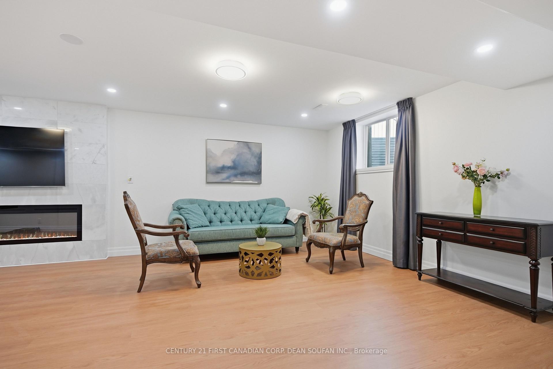 Photo 39 of 2225 Bakervilla Street, London, South V — HOMEH