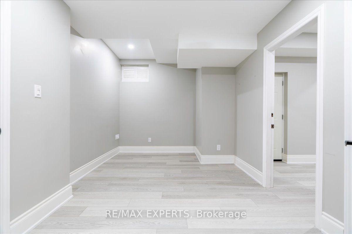Photo 35 of 22 Travers Gate, Springwater, Centre Vespra — HOMEH