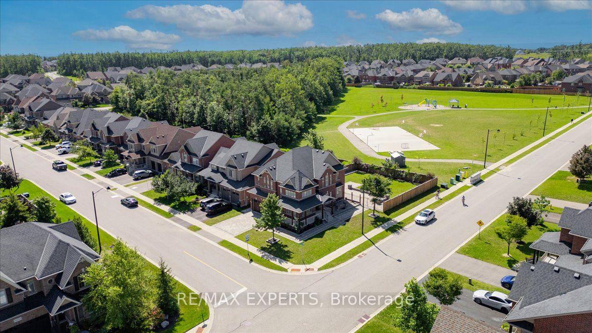 Photo 51 of 22 Travers Gate, Springwater, Centre Vespra — HOMEH