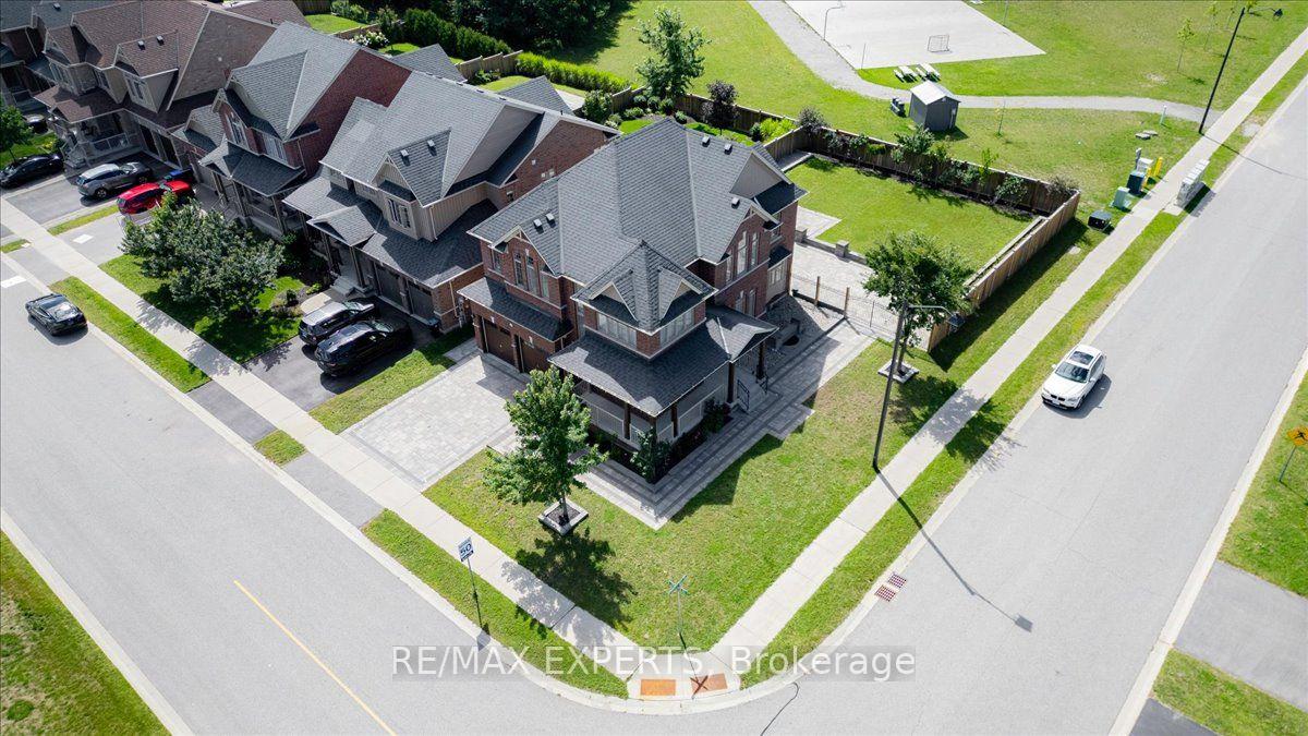 Photo 52 of 22 Travers Gate, Springwater, Centre Vespra — HOMEH