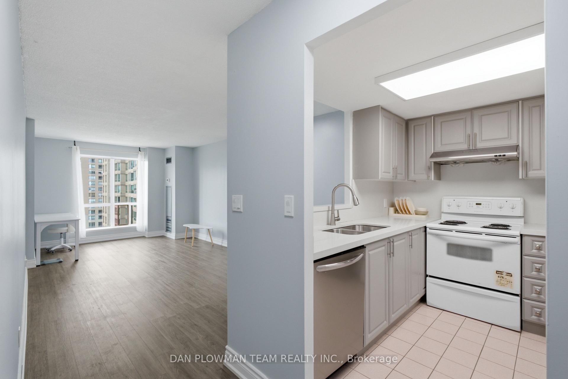 Photo 5 of Unit 913, 8 Lee Centre Drive, Scarborough, Woburn — HOMEH
