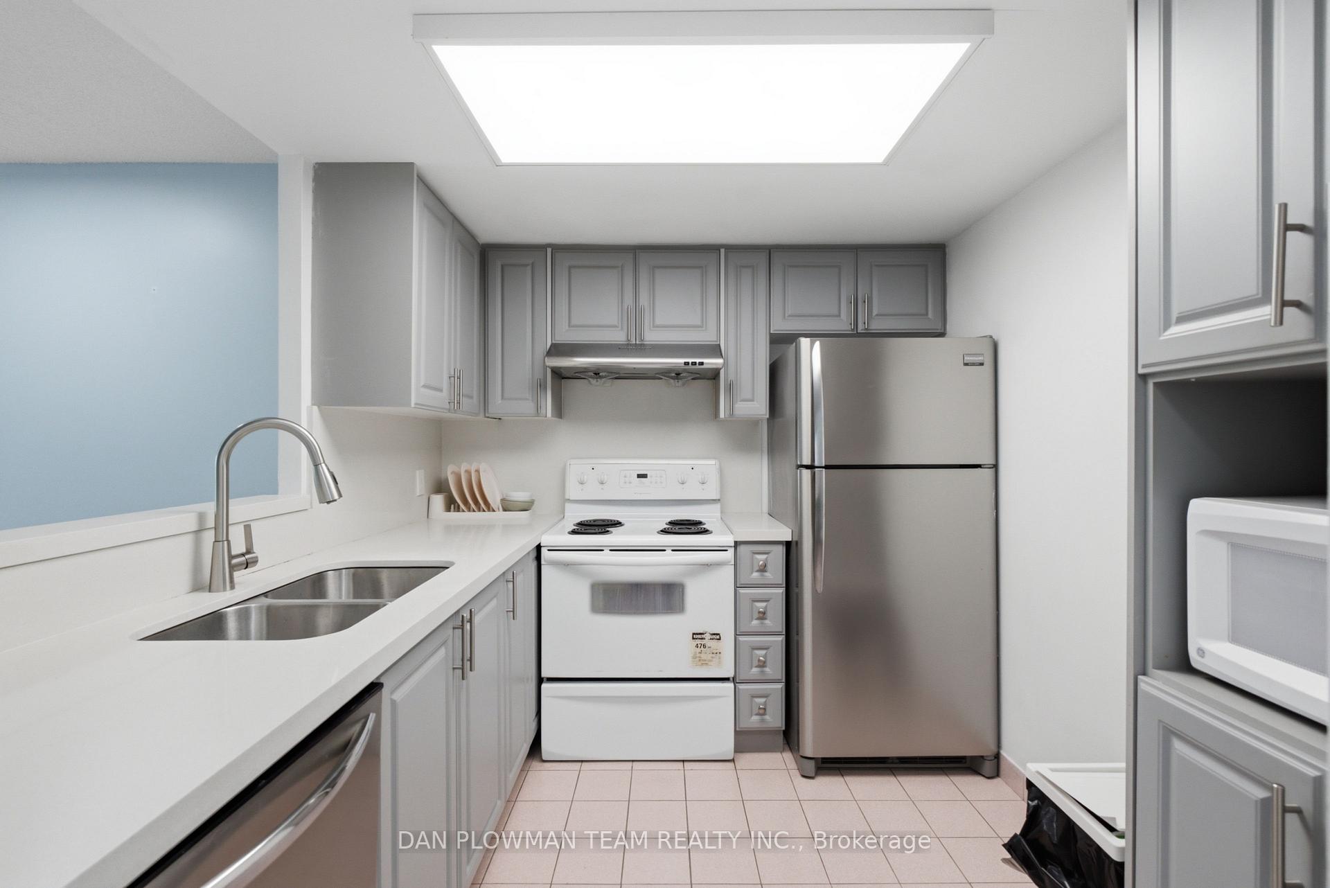 Photo 6 of Unit 913, 8 Lee Centre Drive, Scarborough, Woburn — HOMEH