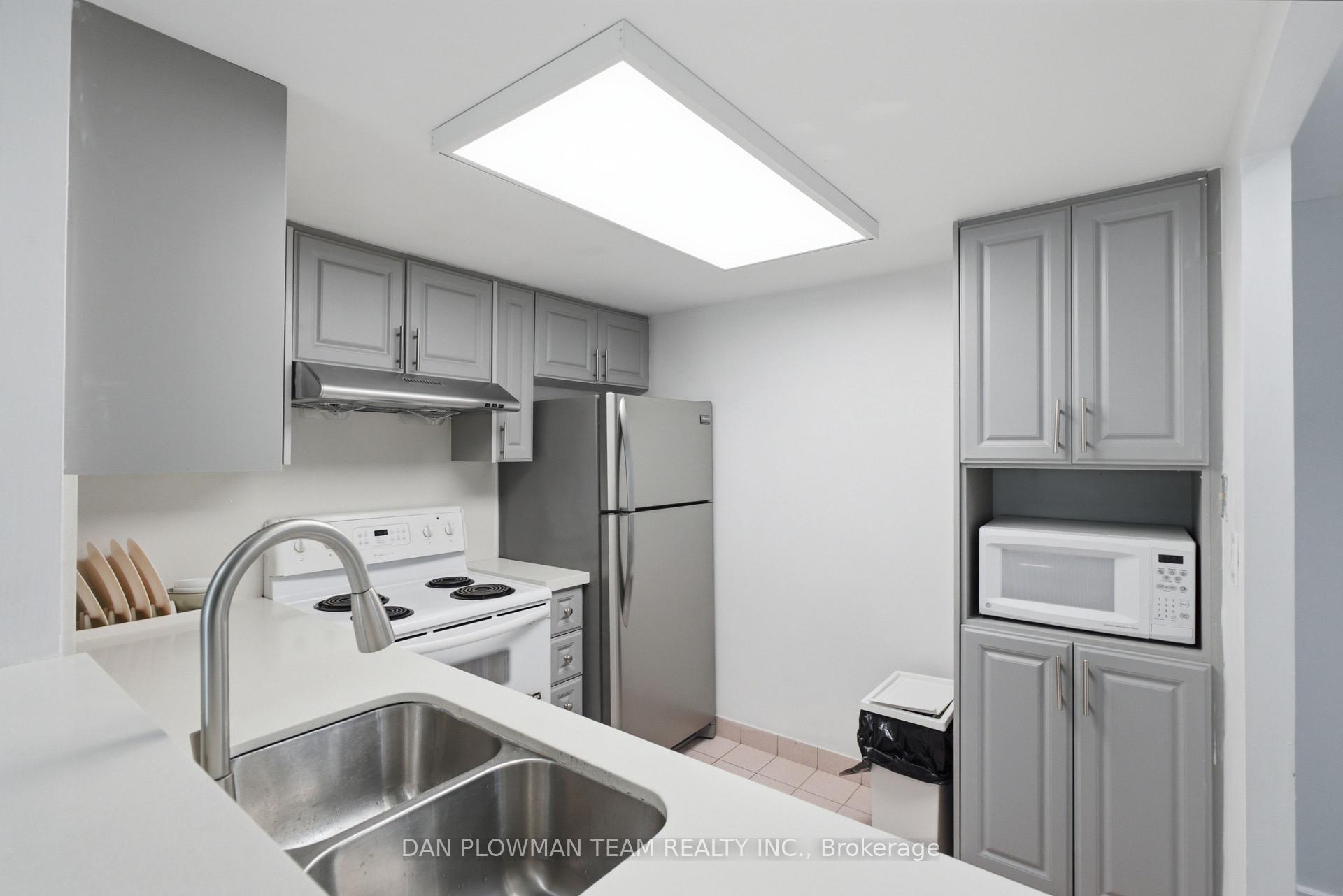 Photo 7 of Unit 913, 8 Lee Centre Drive, Scarborough, Woburn — HOMEH