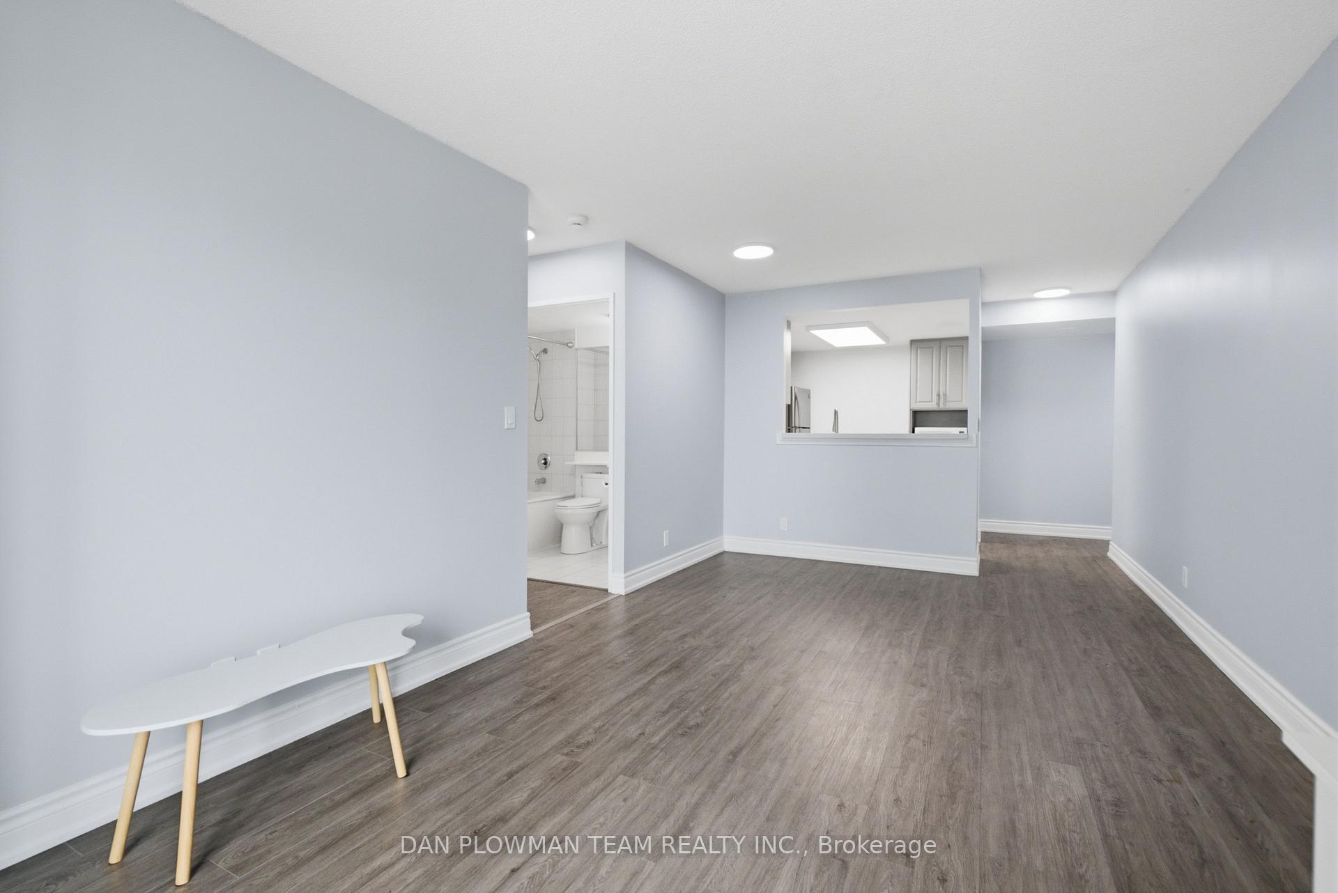 Photo 9 of Unit 913, 8 Lee Centre Drive, Scarborough, Woburn — HOMEH
