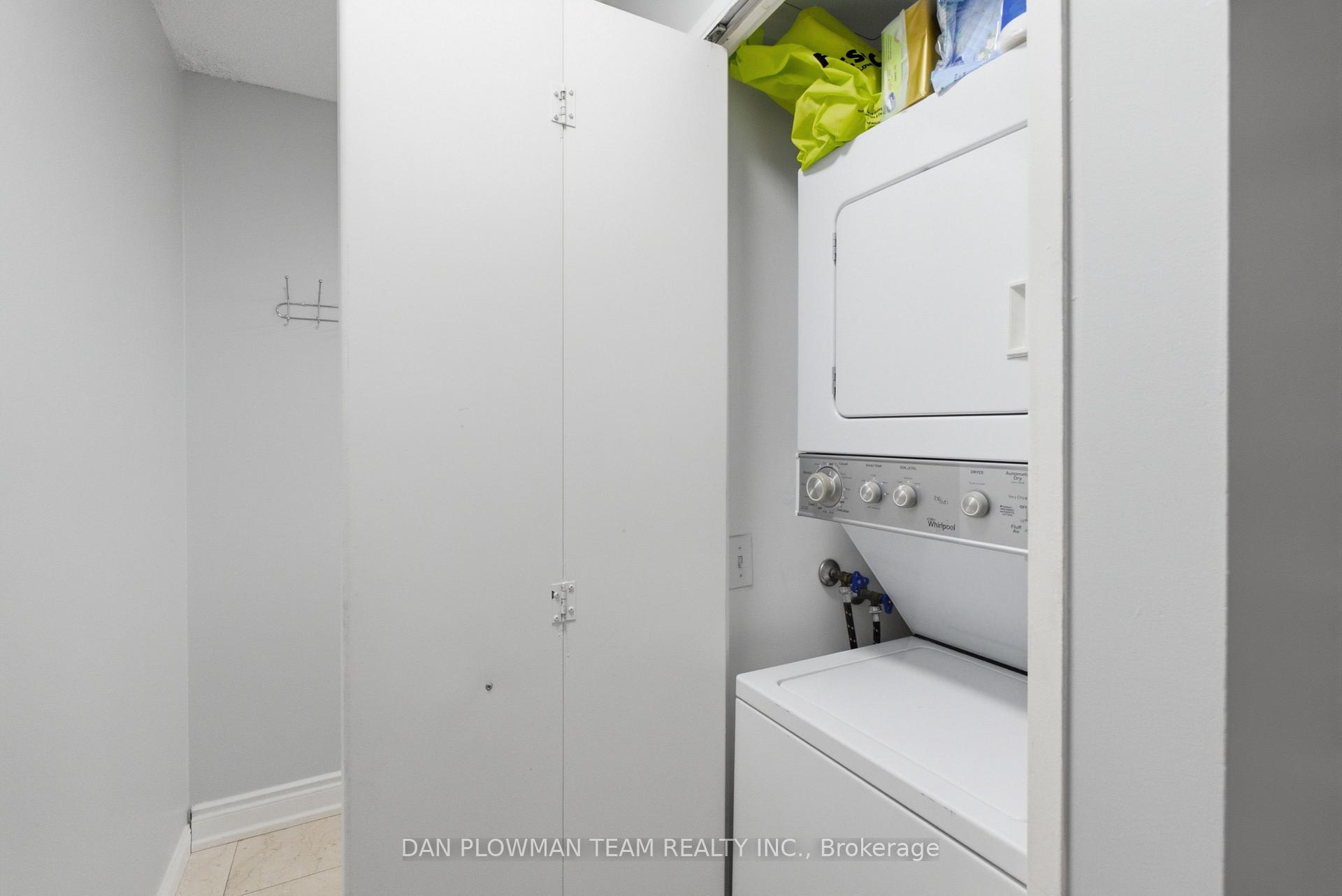Photo 15 of Unit 913, 8 Lee Centre Drive, Scarborough, Woburn — HOMEH