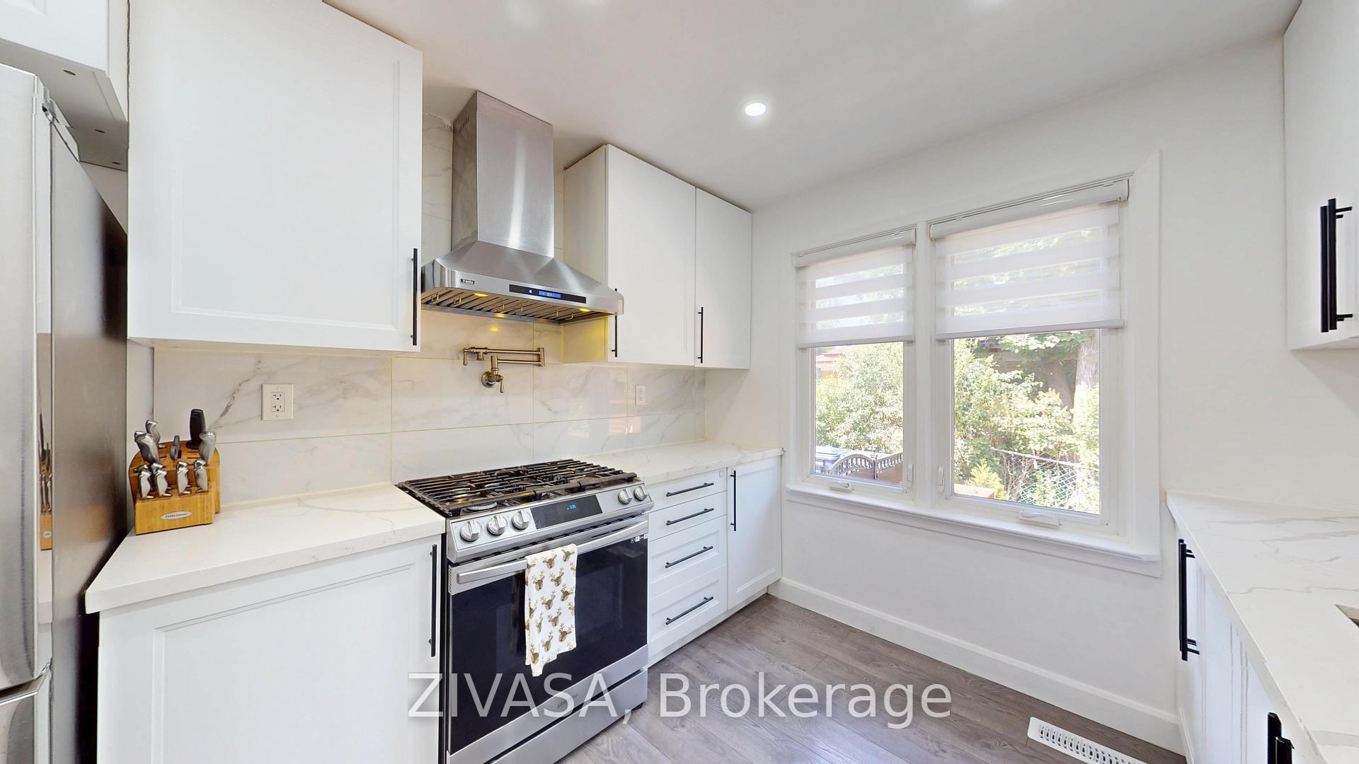 Photo 5 of 125 Jeffcoat Drive, Etobicoke, West Humber-Clairville — HOMEH