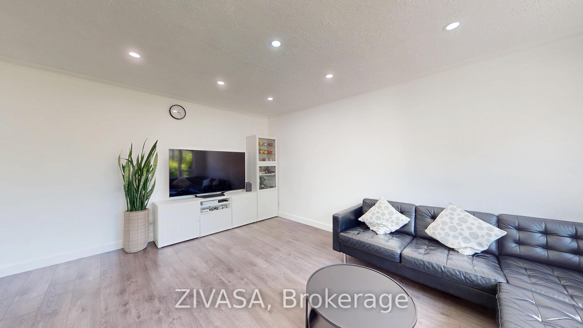 Photo 9 of 125 Jeffcoat Drive, Etobicoke, West Humber-Clairville — HOMEH