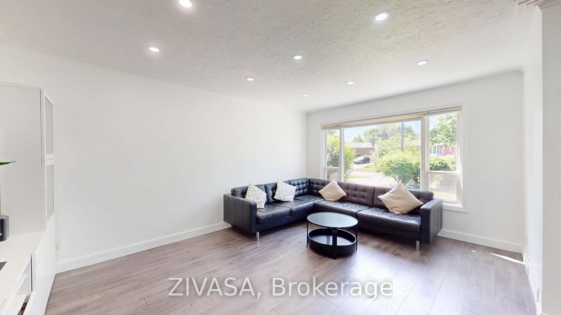 Photo 13 of 125 Jeffcoat Drive, Etobicoke, West Humber-Clairville — HOMEH