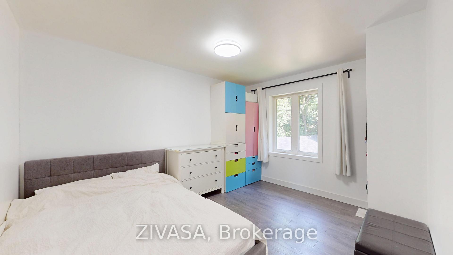 Photo 14 of 125 Jeffcoat Drive, Etobicoke, West Humber-Clairville — HOMEH