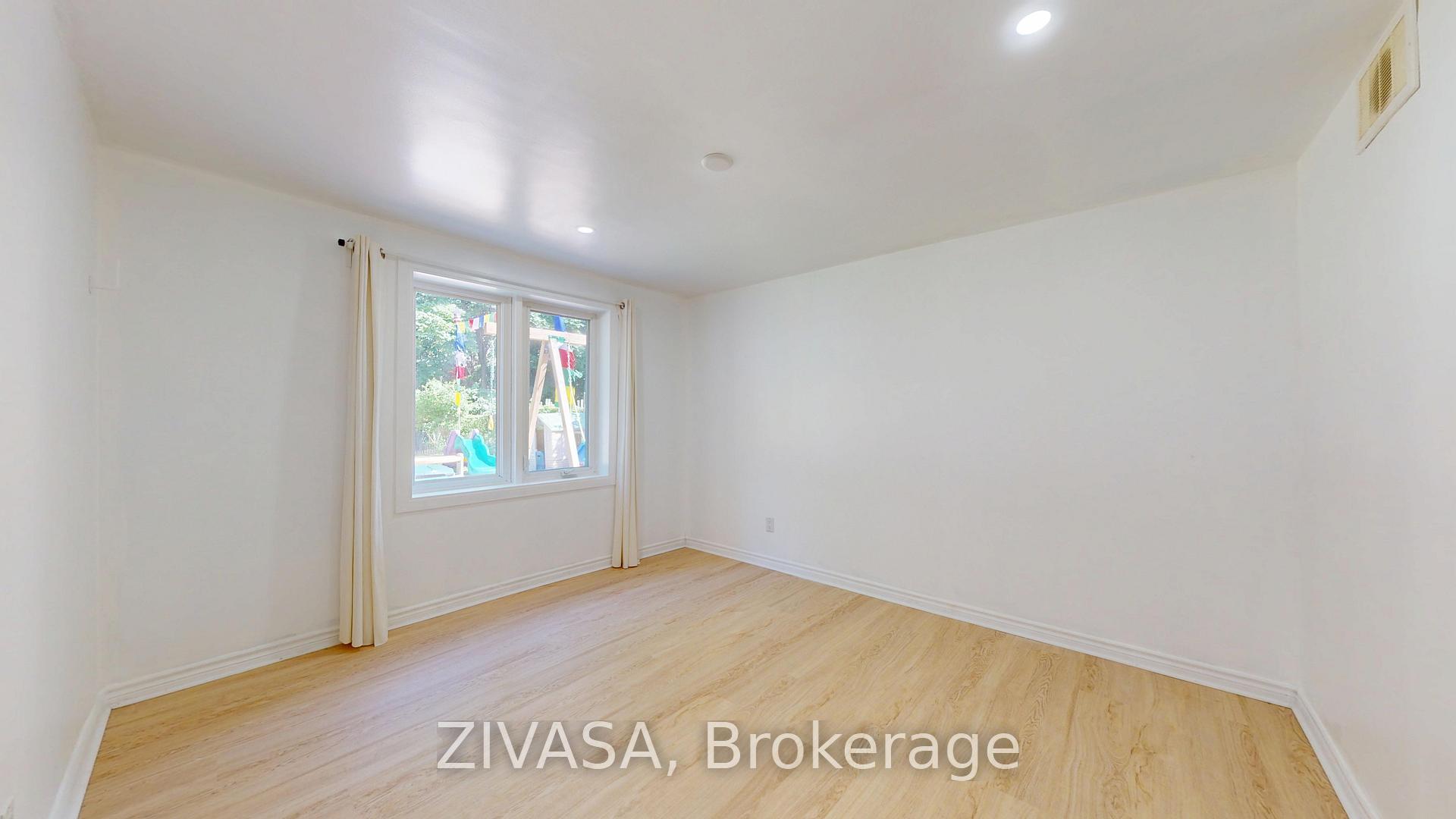 Photo 28 of 125 Jeffcoat Drive, Etobicoke, West Humber-Clairville — HOMEH
