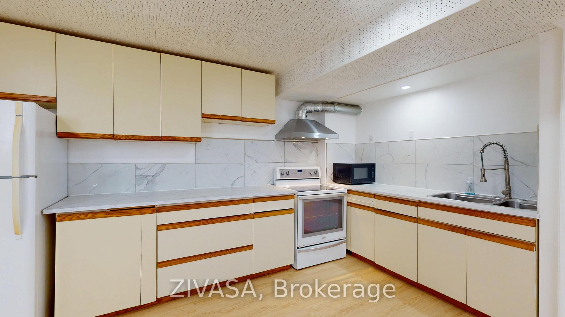 Photo 30 of 125 Jeffcoat Drive, Etobicoke, West Humber-Clairville — HOMEH
