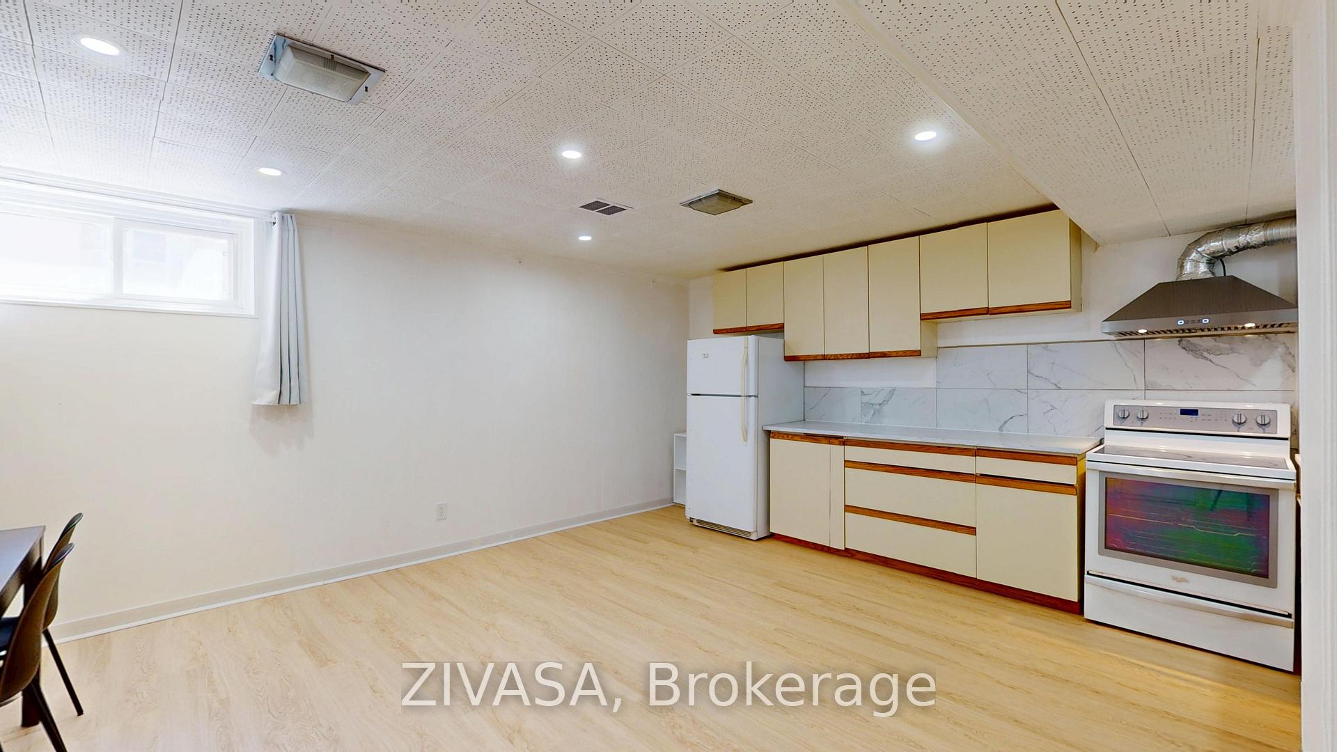 Photo 32 of 125 Jeffcoat Drive, Etobicoke, West Humber-Clairville — HOMEH