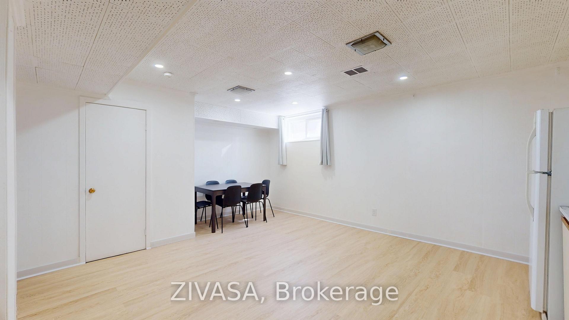 Photo 33 of 125 Jeffcoat Drive, Etobicoke, West Humber-Clairville — HOMEH