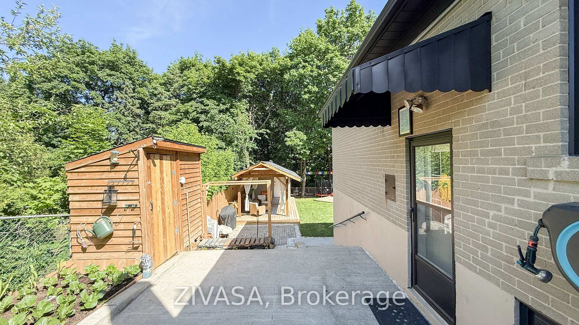 Photo 35 of 125 Jeffcoat Drive, Etobicoke, West Humber-Clairville — HOMEH