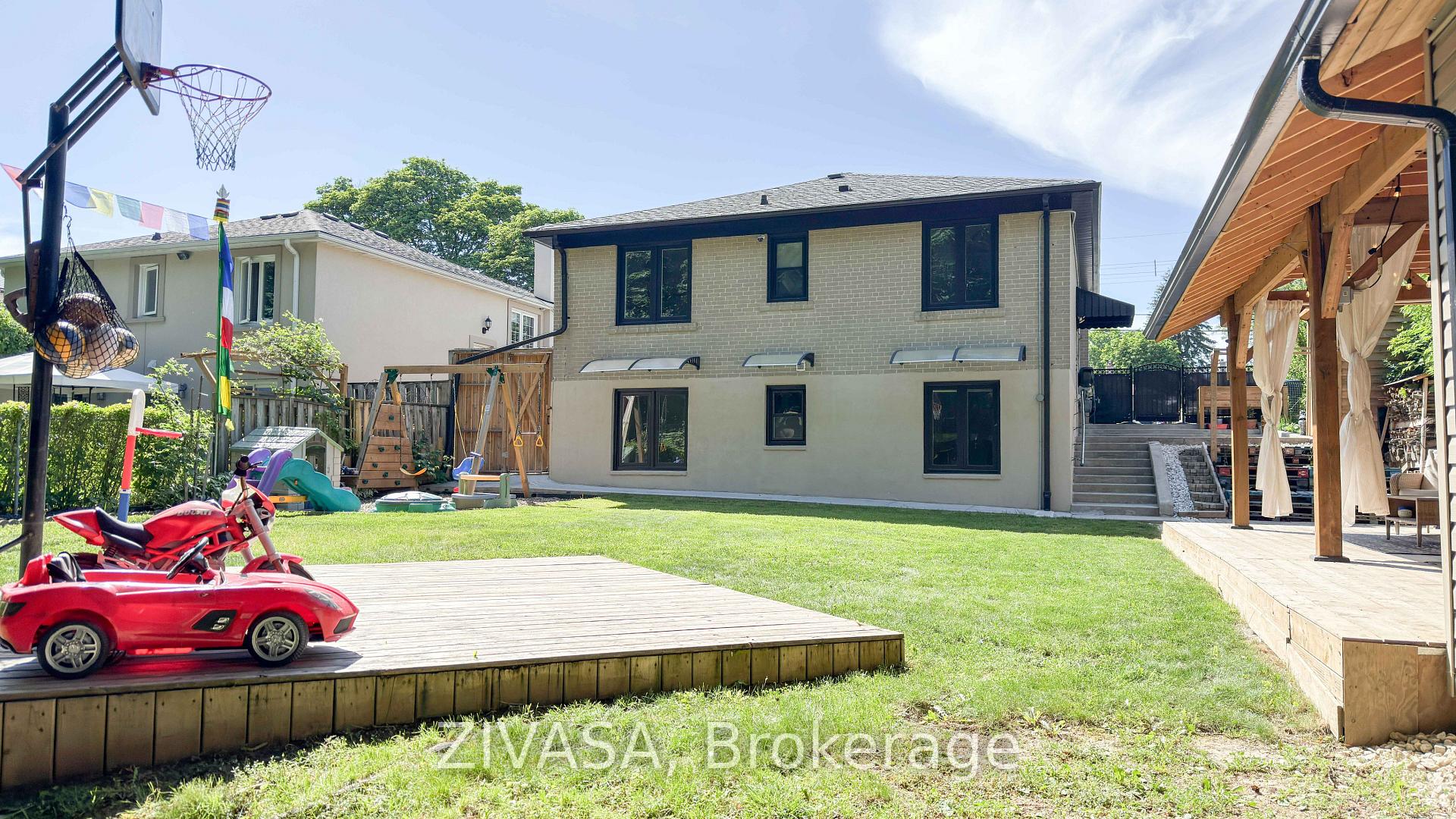 Photo 41 of 125 Jeffcoat Drive, Etobicoke, West Humber-Clairville — HOMEH