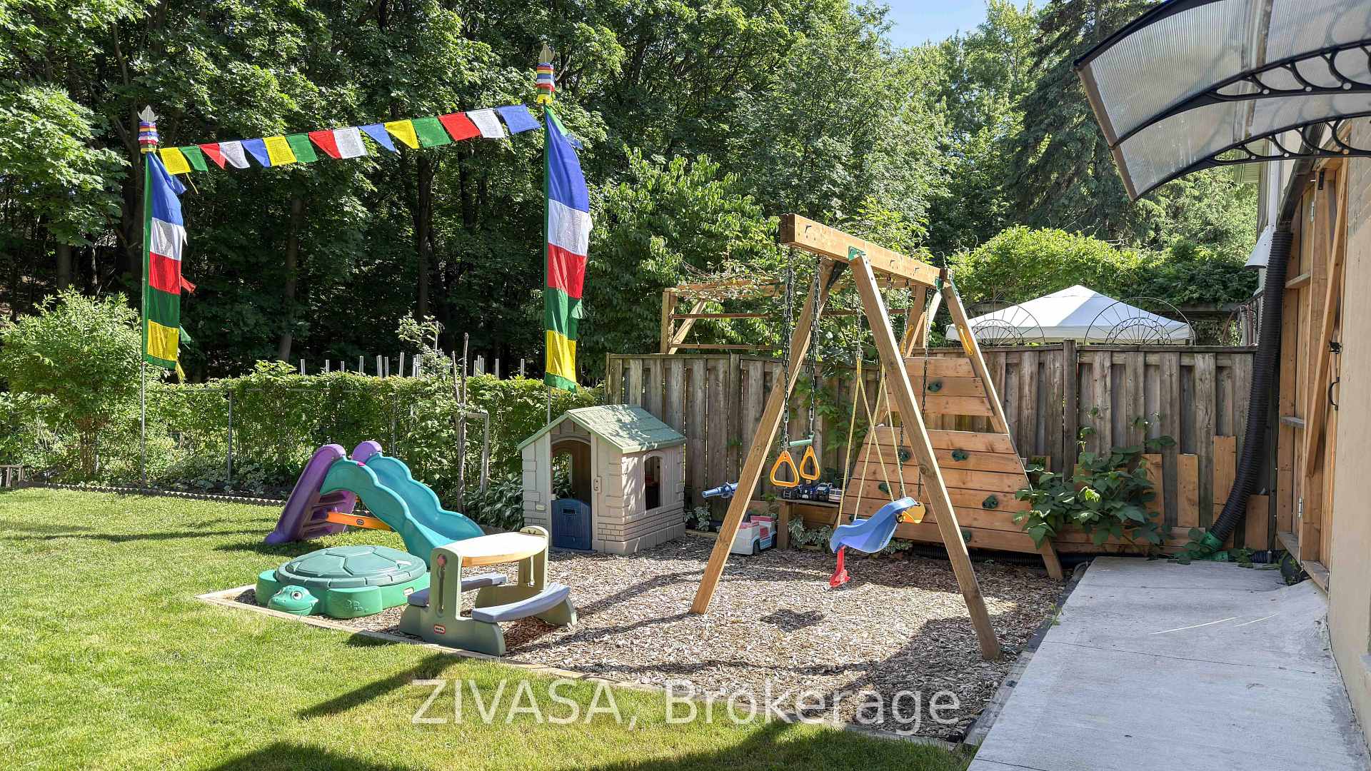 Photo 47 of 125 Jeffcoat Drive, Etobicoke, West Humber-Clairville — HOMEH