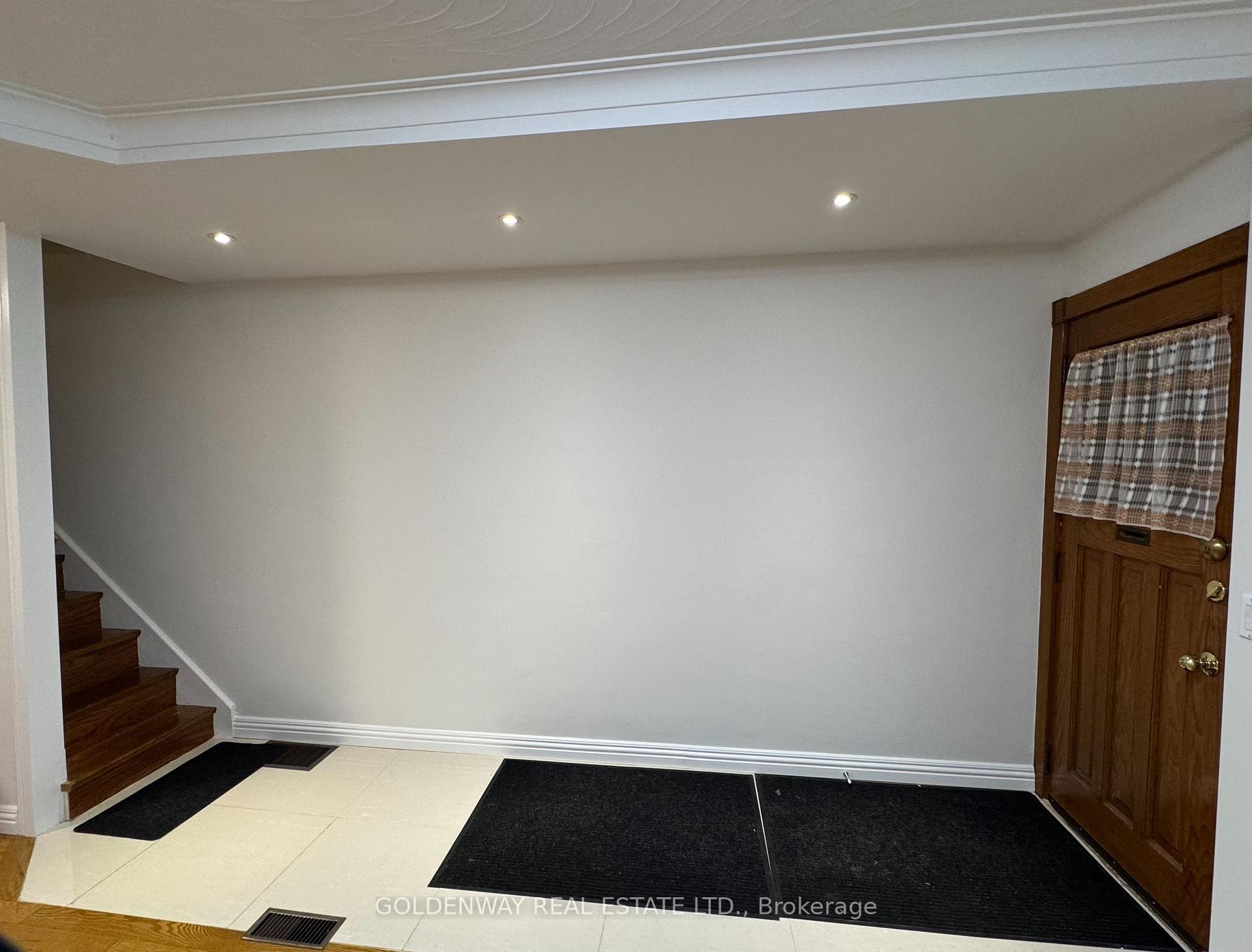Photo 5 of 327 Springdale Boulevard, Toronto, Danforth Village-East York — HOMEH