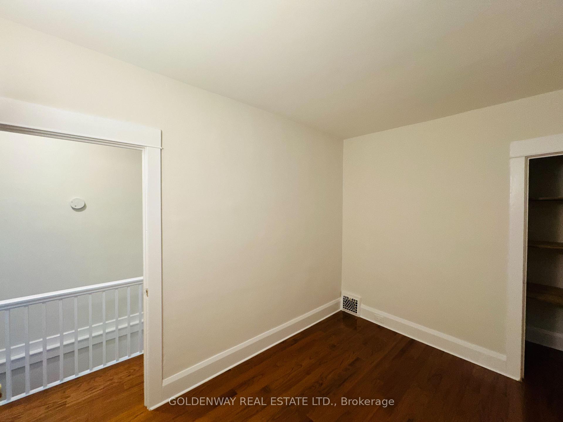 Photo 17 of 327 Springdale Boulevard, Toronto, Danforth Village-East York — HOMEH