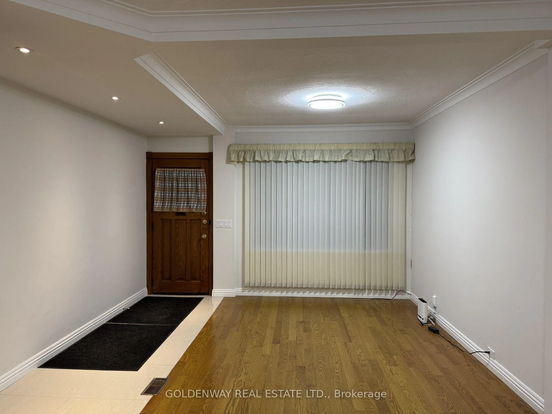 Photo 6 of 327 Springdale Boulevard, Toronto, Danforth Village-East York — HOMEH