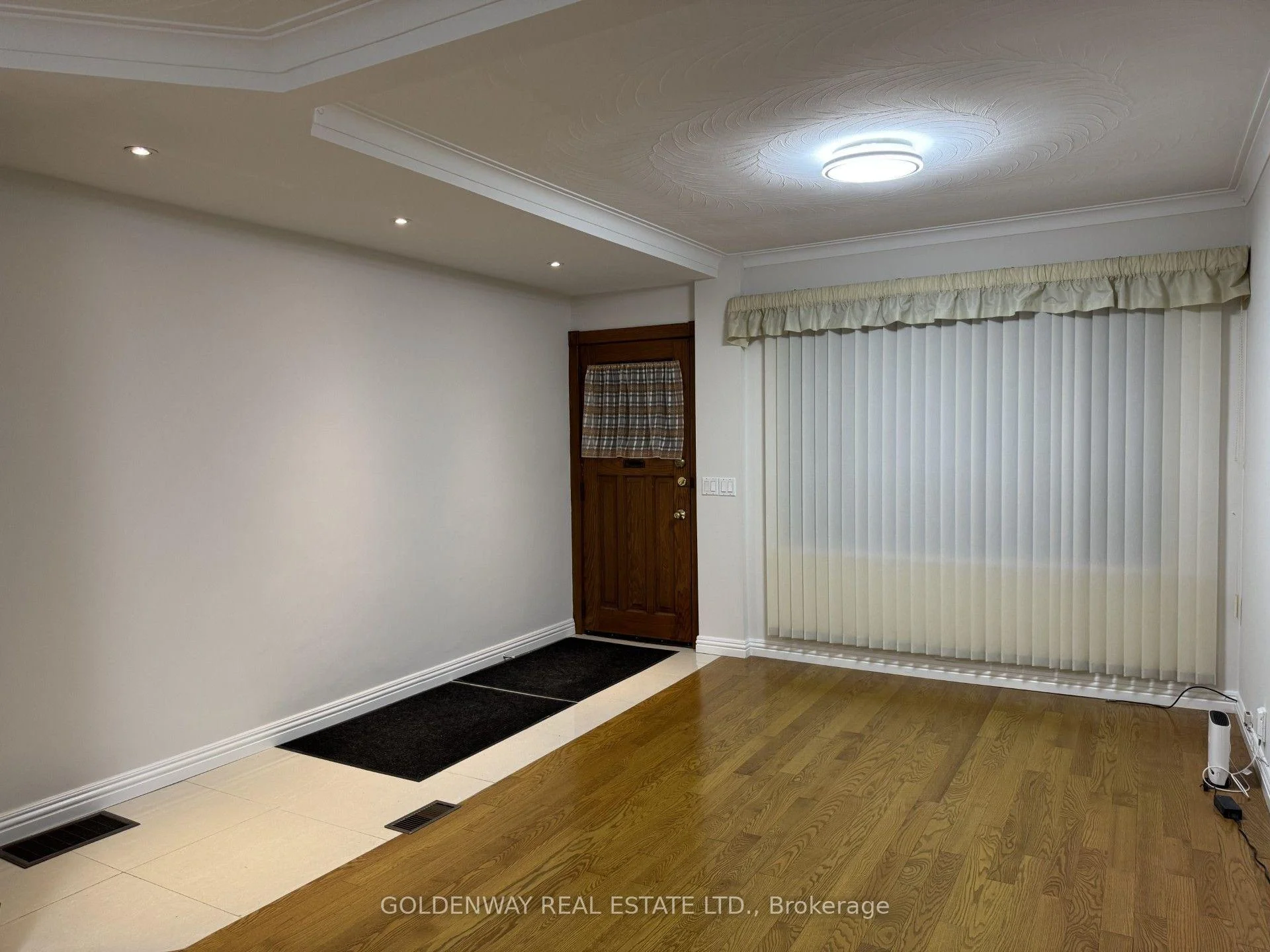 Photo 11 of 327 Springdale Boulevard, Toronto, Danforth Village-East York — HOMEH